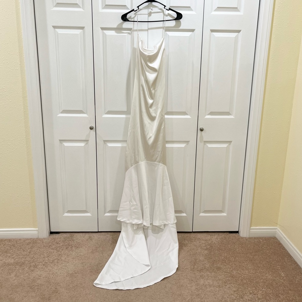 Elegant White Wedding Dress